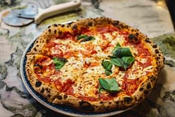 Pizza margherita di Semplice Pizzeria